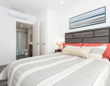1019 S Catalina Street - Photo Thumbnail 4