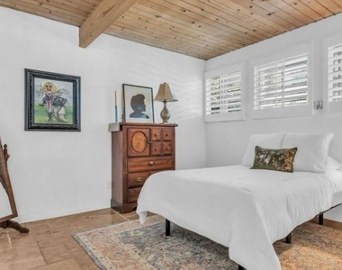 817 N Via Monte Vista - Photo Thumbnail 11