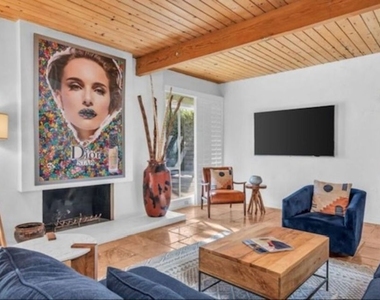 817 N Via Monte Vista - Photo Thumbnail 30