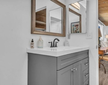 817 N Via Monte Vista - Photo Thumbnail 24