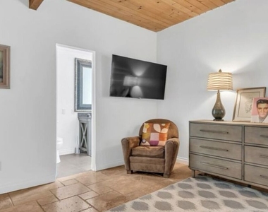 817 N Via Monte Vista - Photo Thumbnail 17