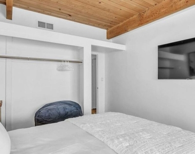 817 N Via Monte Vista - Photo Thumbnail 14