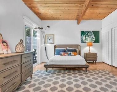 817 N Via Monte Vista - Photo Thumbnail 15
