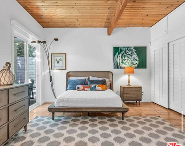 817 N Via Monte Vista - Photo Thumbnail 6