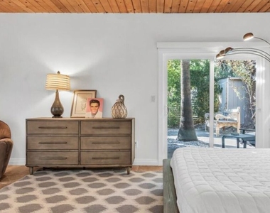 817 N Via Monte Vista - Photo Thumbnail 16