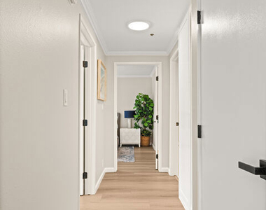 457 Coast Boulevard - Photo Thumbnail 12