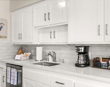 457 Coast Boulevard - Photo Thumbnail 10
