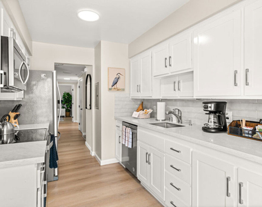 457 Coast Boulevard - Photo Thumbnail 9