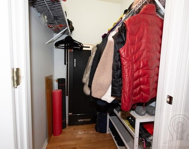4863 North Winthrop Avenue - Photo Thumbnail 19