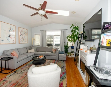 4863 North Winthrop Avenue - Photo Thumbnail 2