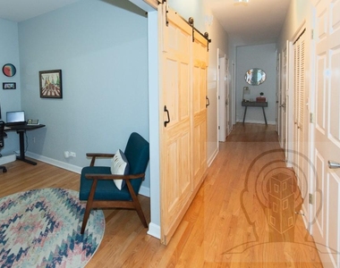 4863 North Winthrop Avenue - Photo Thumbnail 9