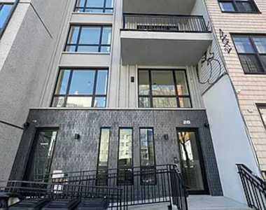 28 Richardson Street - Photo Thumbnail 5