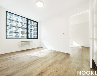40 Bruckner Boulevard - Photo Thumbnail 6