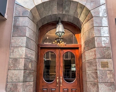 Madison Avenue - Photo Thumbnail 8