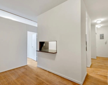 Madison Avenue - Photo Thumbnail 1