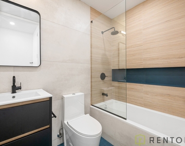 30 Richardson Street - Photo Thumbnail 5