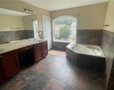 2066 Peach Shoals Circle - Photo Thumbnail 18