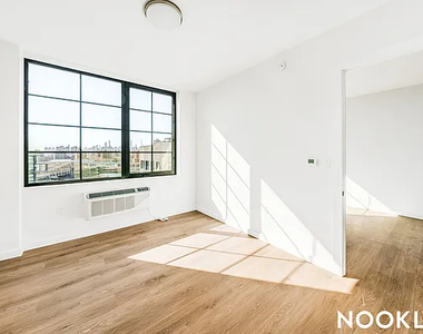40 Bruckner Boulevard - Photo Thumbnail 5