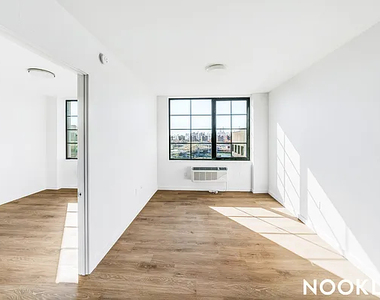 40 Bruckner Boulevard - Photo Thumbnail 6