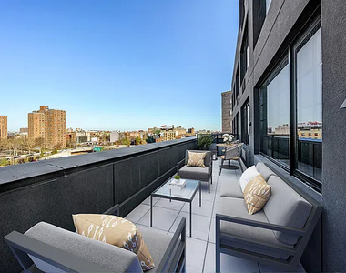 40 Bruckner Boulevard - Photo Thumbnail 2