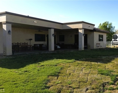 10750 Union Street - Photo Thumbnail 5