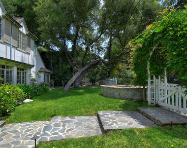 3254 Oakdell Road - Photo Thumbnail 5