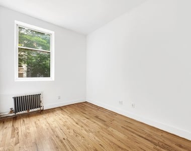 East 27th Street - Photo Thumbnail 4