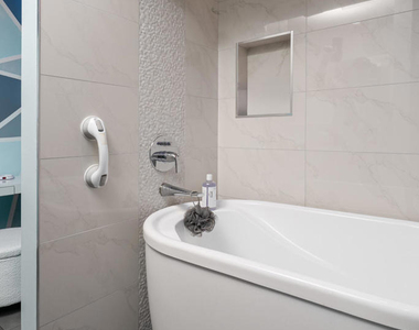 120 Eastlake Drive - Photo Thumbnail 18