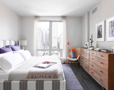 10th Avenue - Photo Thumbnail 1