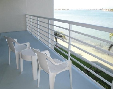 6093 Bahia Del Mar Circle - Photo Thumbnail 18