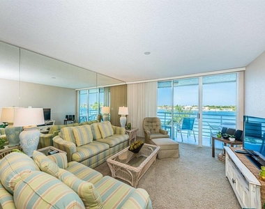 6093 Bahia Del Mar Circle - Photo Thumbnail 9