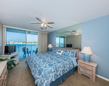 6093 Bahia Del Mar Circle - Photo Thumbnail 11