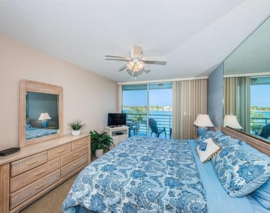 6093 Bahia Del Mar Circle - Photo Thumbnail 12