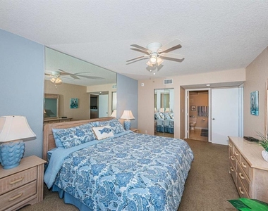 6093 Bahia Del Mar Circle - Photo Thumbnail 13
