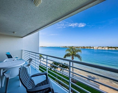 6093 Bahia Del Mar Circle - Photo Thumbnail 19