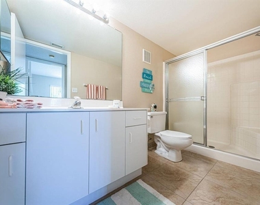 6093 Bahia Del Mar Circle - Photo Thumbnail 16