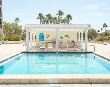 1380 Gulf Boulevard - Photo Thumbnail 5