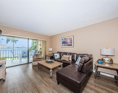 6322 Palma Del Mar Boulevard S - Photo Thumbnail 6