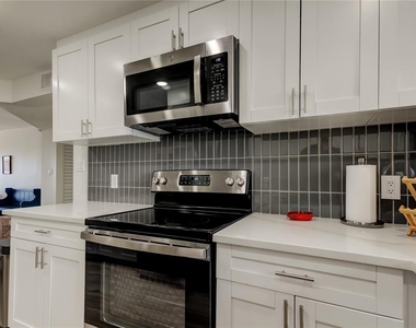 1290 Gulf Boulevard - Photo Thumbnail 14