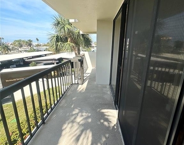 400 Island Way - Photo Thumbnail 33