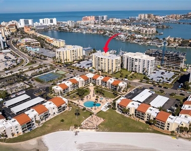 830 S Gulfview Boulevard - Photo Thumbnail 5