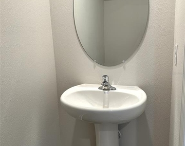 4649 Pleasant Avenue - Photo Thumbnail 30