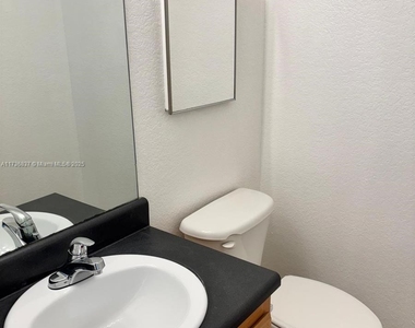2062 Ne 167th St - Photo Thumbnail 8