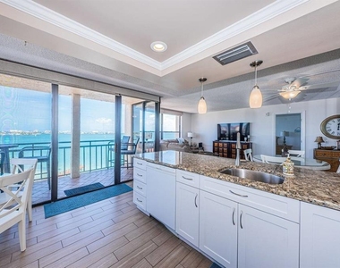 6177 Sun Boulevard - Photo Thumbnail 4