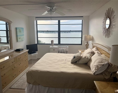 6177 Sun Boulevard - Photo Thumbnail 12