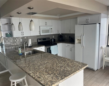 6177 Sun Boulevard - Photo Thumbnail 8