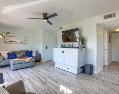 4975 Cobia Drive Se - Photo Thumbnail 5
