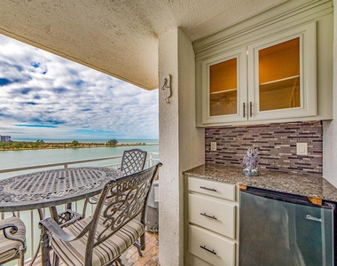675 S Gulfview Boulevard - Photo Thumbnail 9