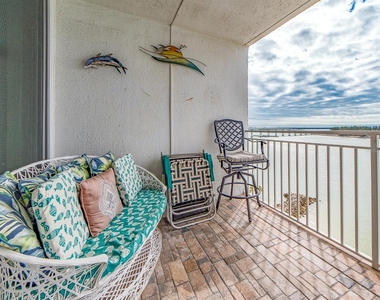 675 S Gulfview Boulevard - Photo Thumbnail 6