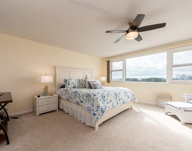 675 S Gulfview Boulevard - Photo Thumbnail 14